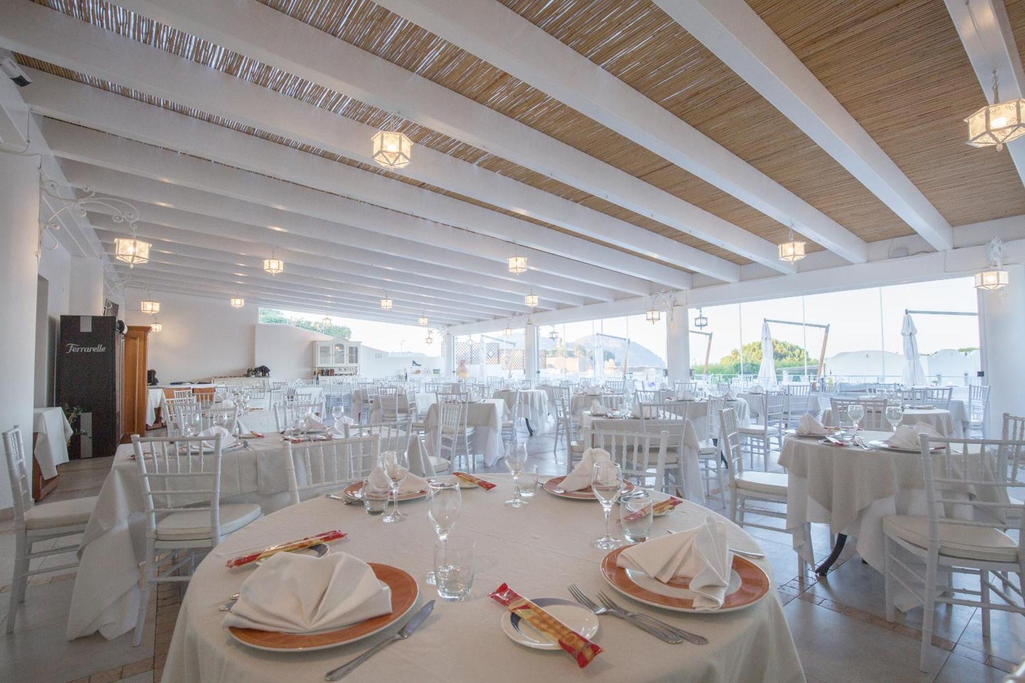 Hotel Tritone Lipari Exteriör bild
